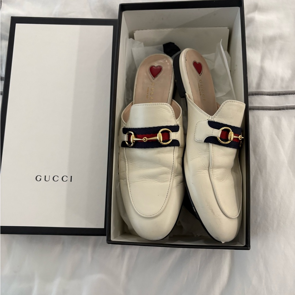 Gucci Women's Cream Leather Mules with Gold Accents - Picture 2 of 6